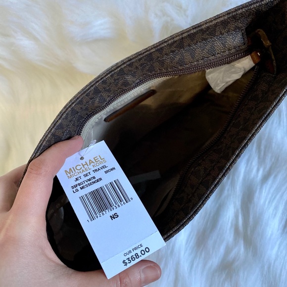 MICHAEL KORS LARGE MESSENGER CROSSBODY - Picture 6 of 8